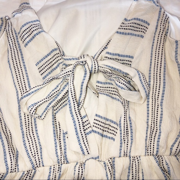 Everly NWT medium cream ruffle bow detail romper - Picture 6 of 6